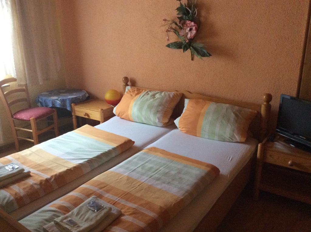 Hotel Drei Koenige Neckarbischofsheim Стая снимка