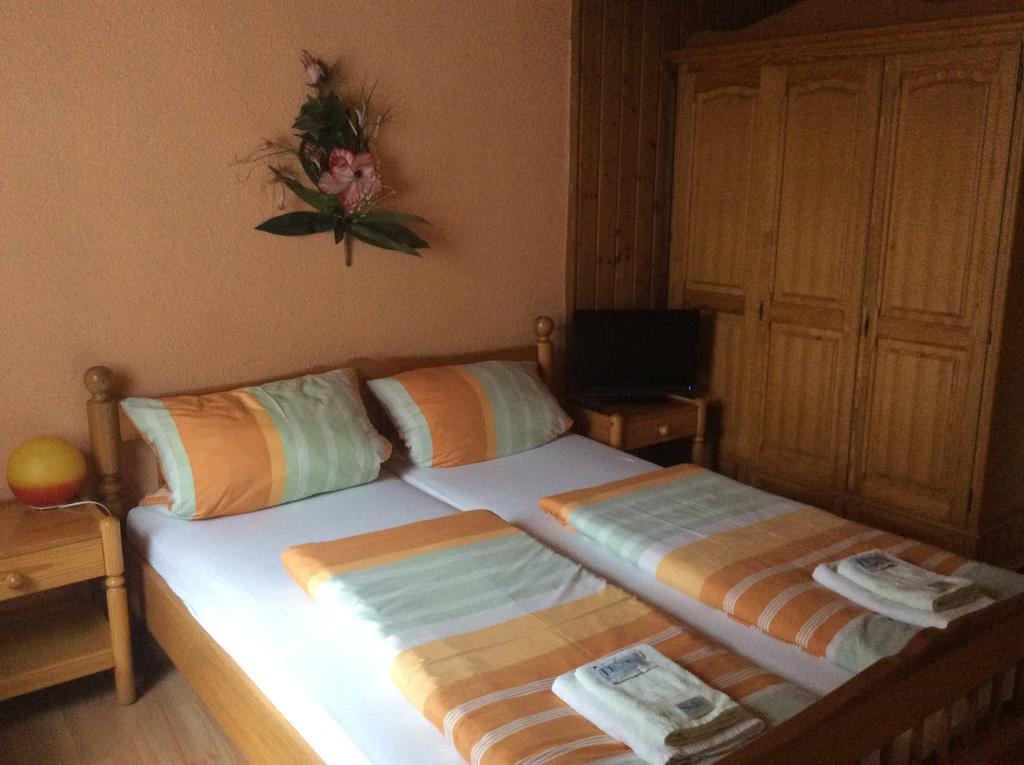 Hotel Drei Koenige Neckarbischofsheim Стая снимка