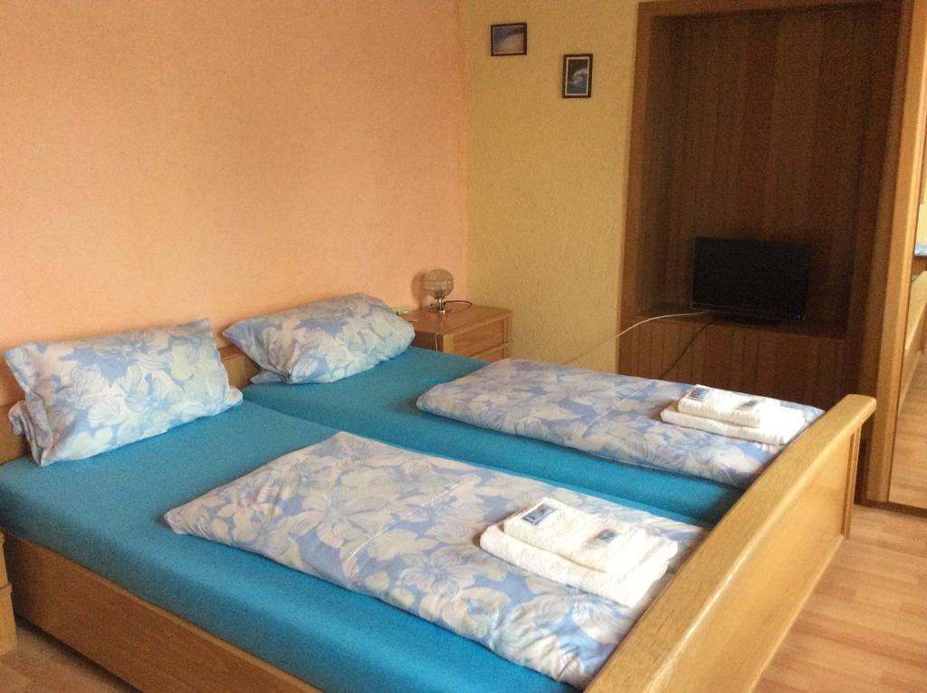 Hotel Drei Koenige Neckarbischofsheim Стая снимка